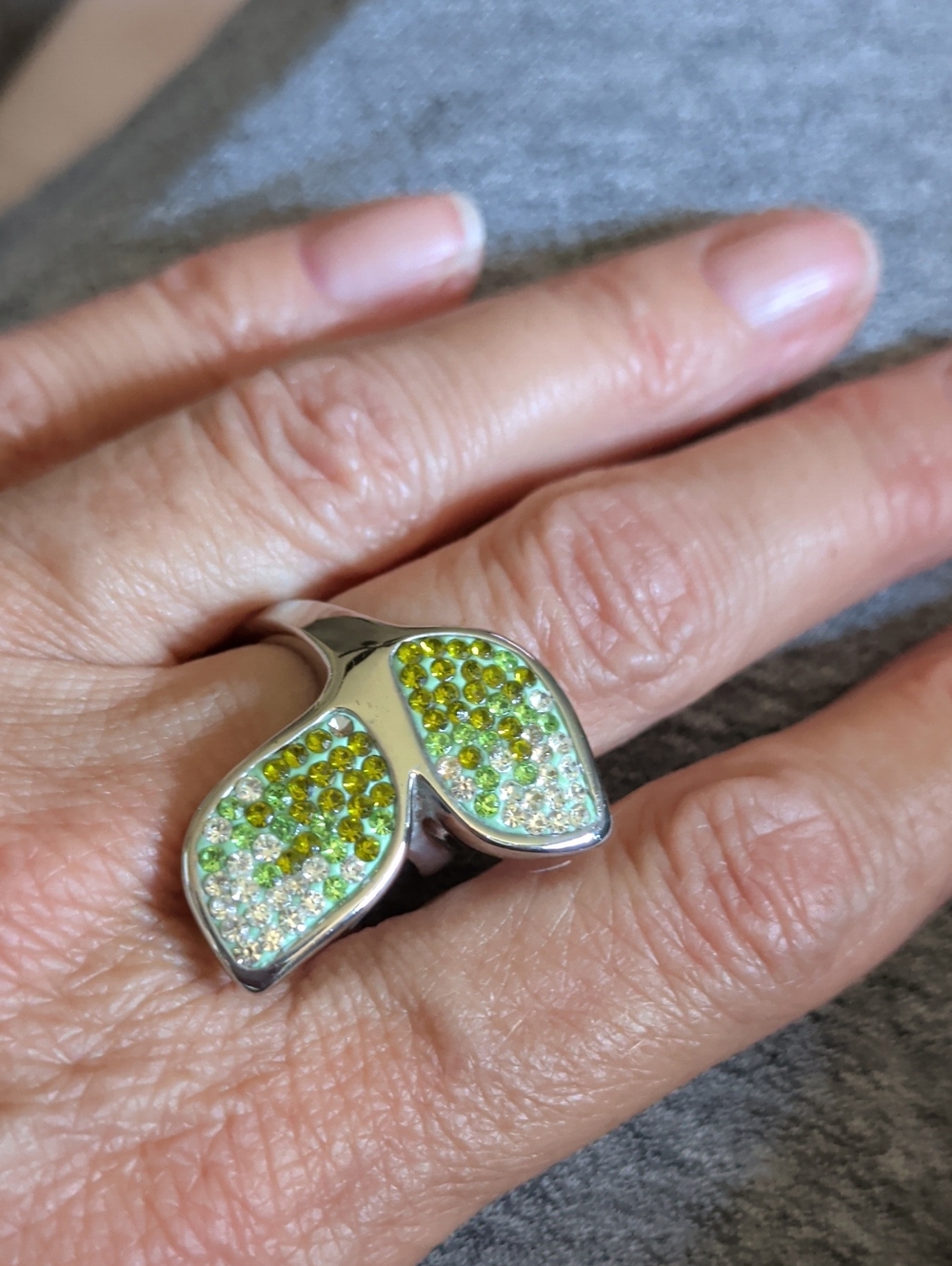 Green Crystal Double-Leaf Ring - Women's Fashion Jewelry